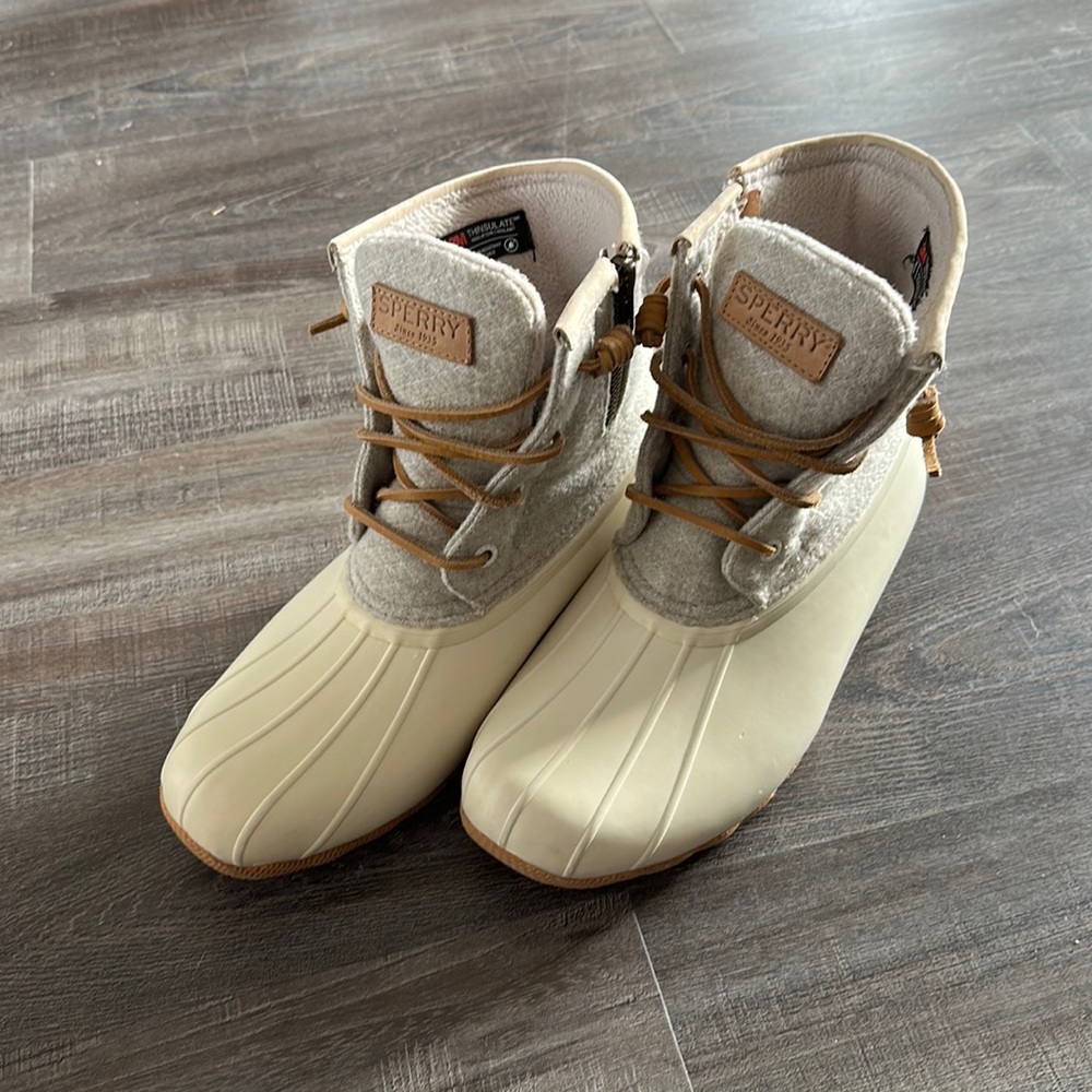 Sperry Boots - women’s size 8